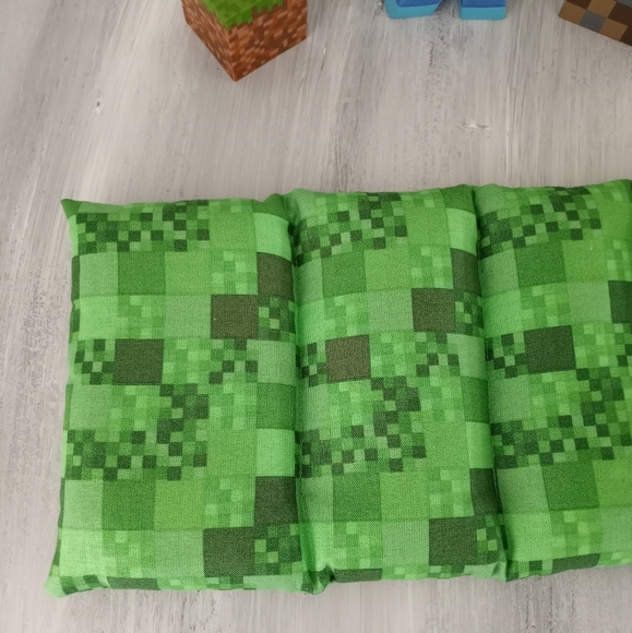 Microwavable Heating Pad Green Pixels Heat Pack - Picture 3 of 7